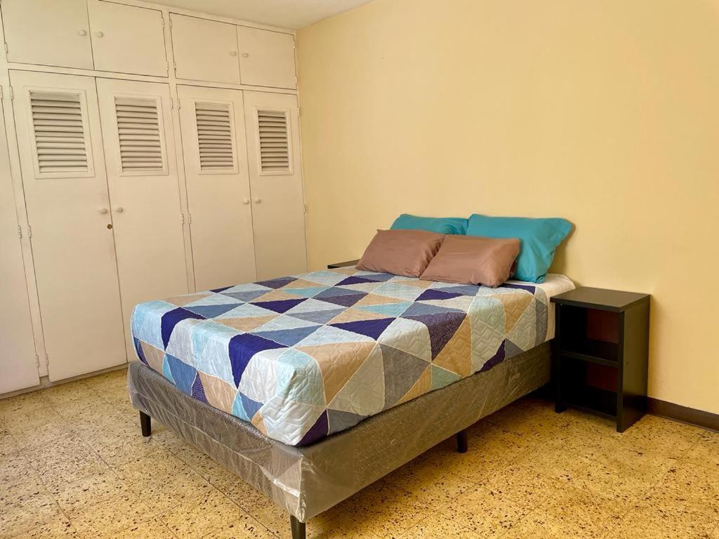 Casa Quetzal Bed & Breakfast Guatemala City Room photo